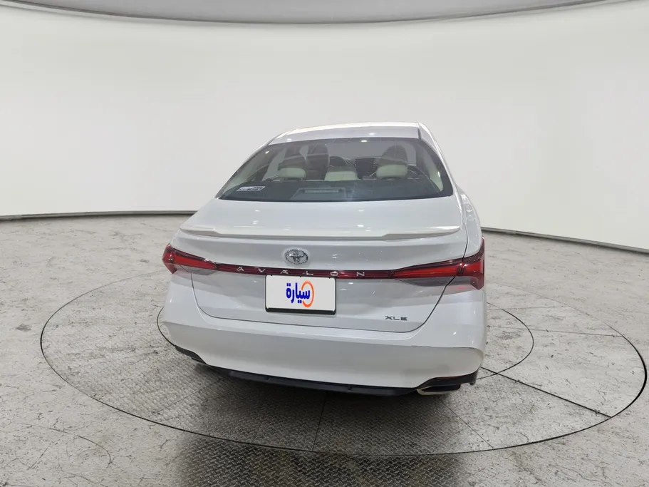 2022 Toyota Avalon XLE 