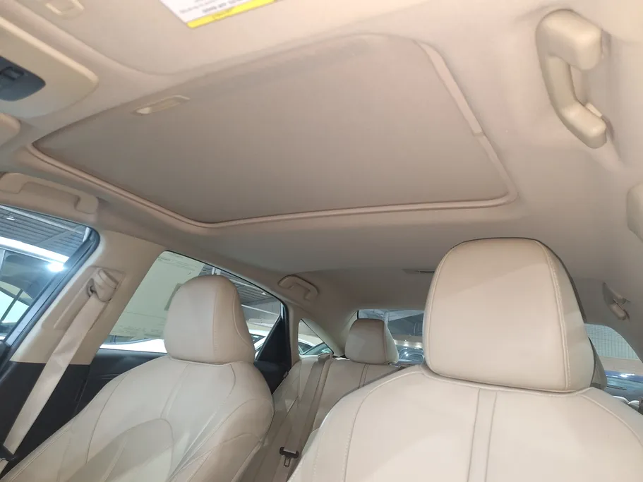 2022 Toyota Avalon XLE 