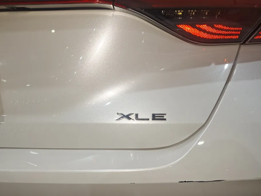 2022 Toyota Avalon XLE 