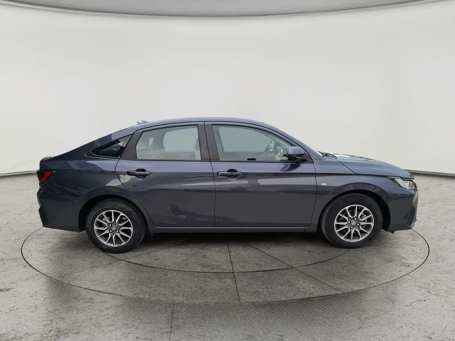 2024 Toyota Yaris  Y 