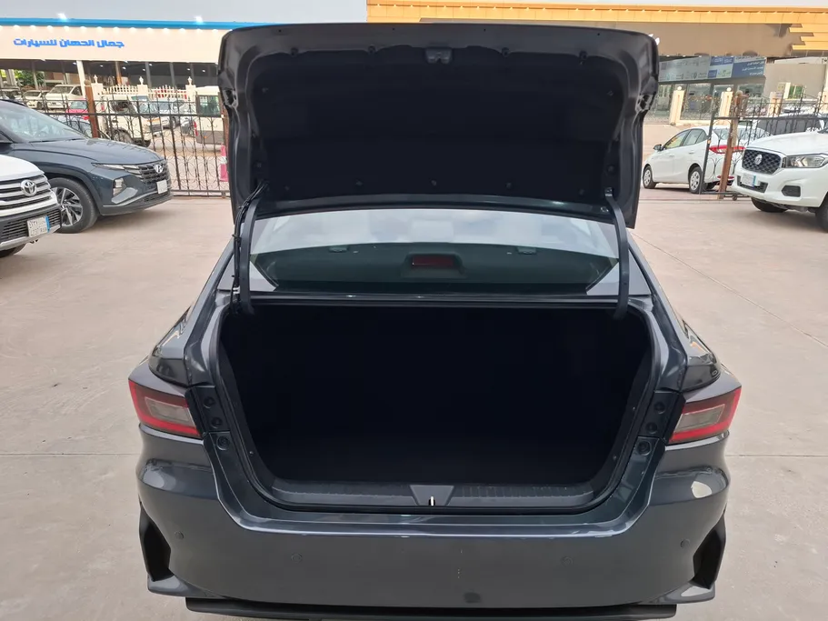 2024 Toyota Yaris  Y 