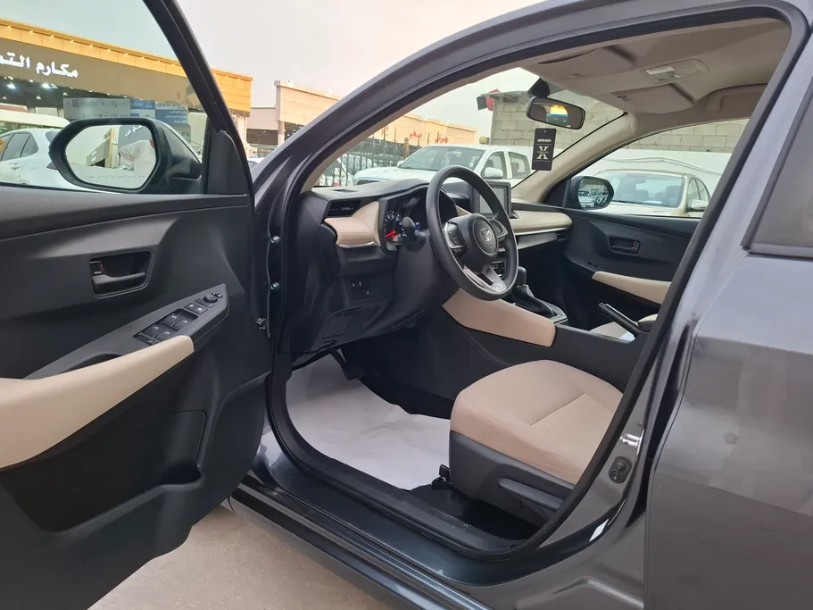 2024 Toyota Yaris  Y 