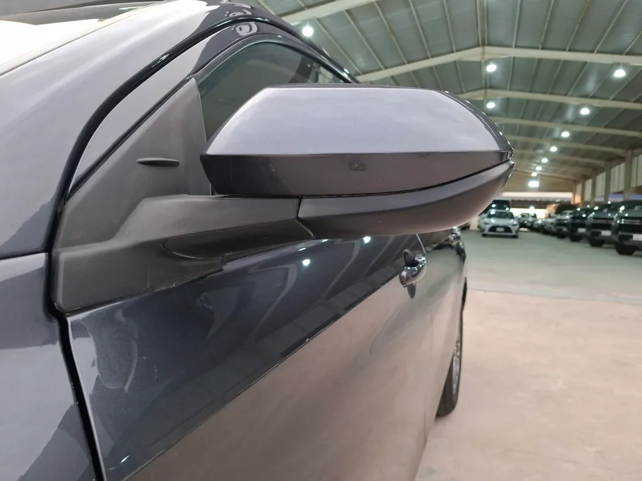 2024 Toyota Yaris  Y 