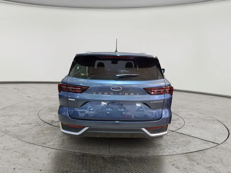 فورد تريتوري تيتانيوم 2023 