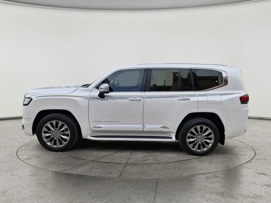 2023 Toyota Land Cruiser VXS 