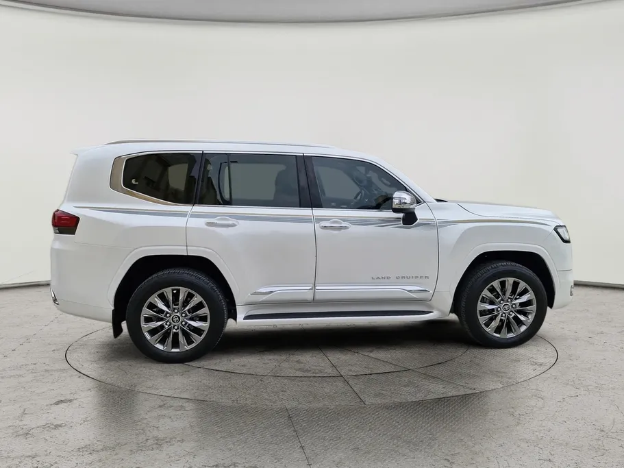 2023 Toyota Land Cruiser VXS 