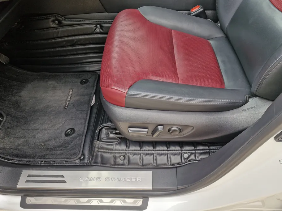 2023 Toyota Land Cruiser VXS 