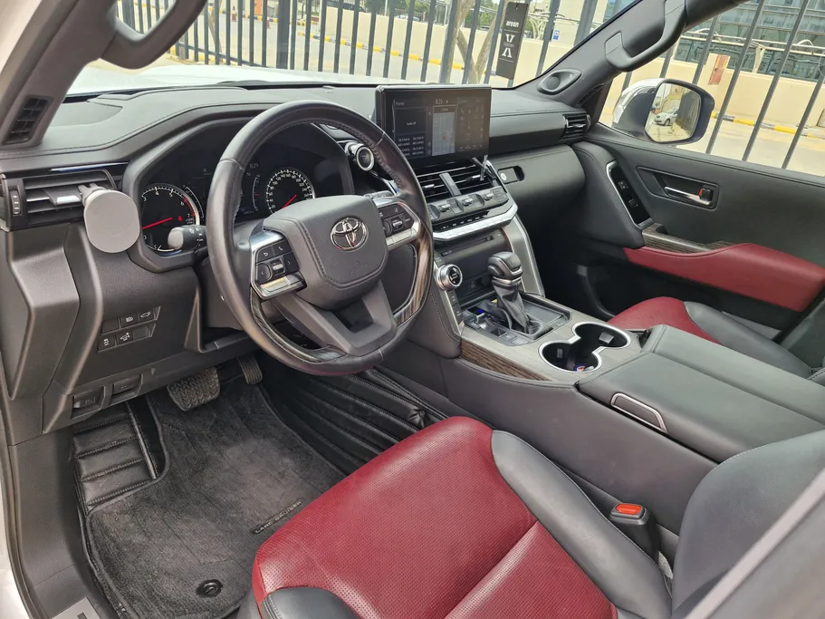 2023 Toyota Land Cruiser VXS 