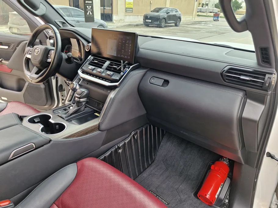 2023 Toyota Land Cruiser VXS 