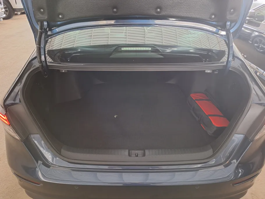 هوندا اكورد LX 2025 