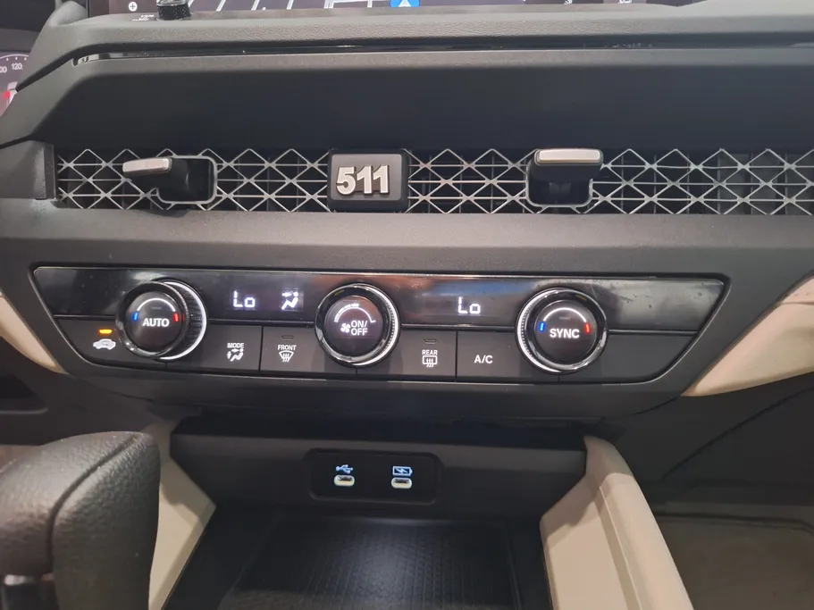 هوندا اكورد LX 2025 