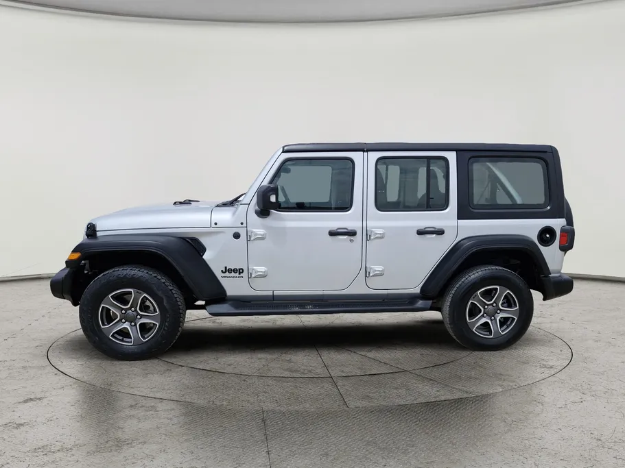 2023 Jeep Wrangler Sahara 