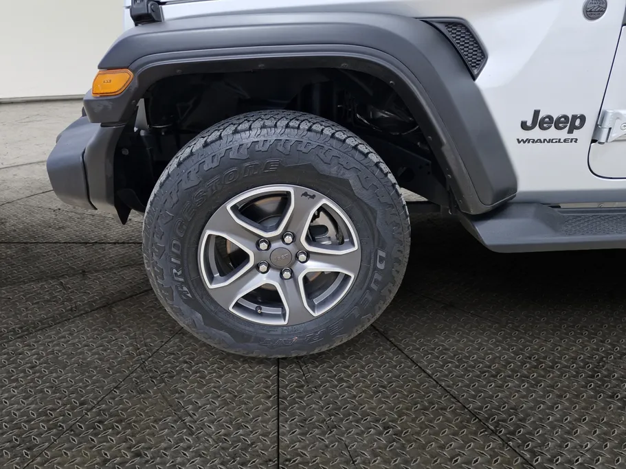 2023 Jeep Wrangler Sahara 