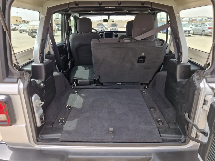 2023 Jeep Wrangler Sahara 