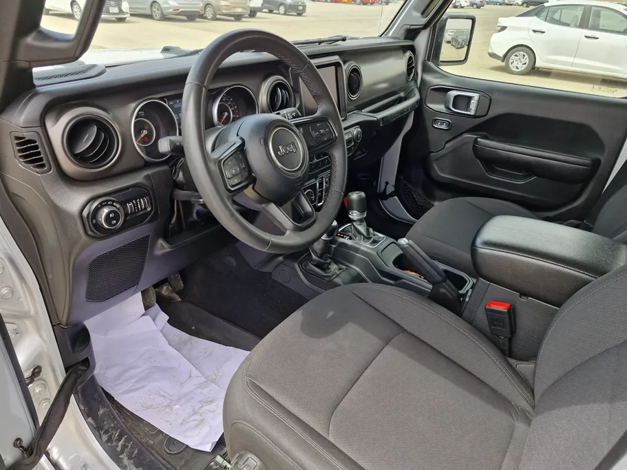 2023 Jeep Wrangler Sahara 