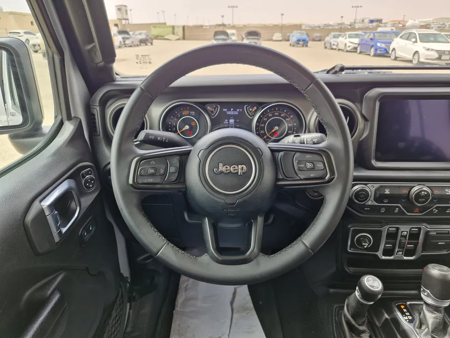 2023 Jeep Wrangler Sahara 