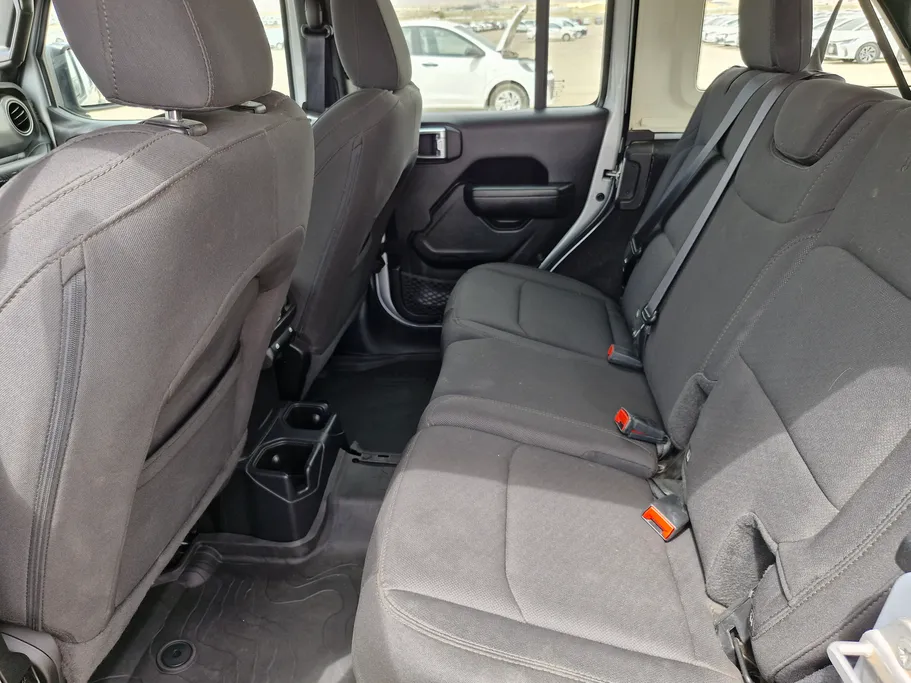 2023 Jeep Wrangler Sahara 