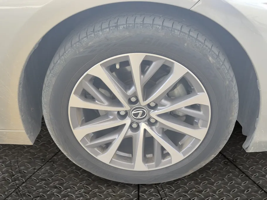 2024 Lexus ES 300 HH Hybrid Executive 