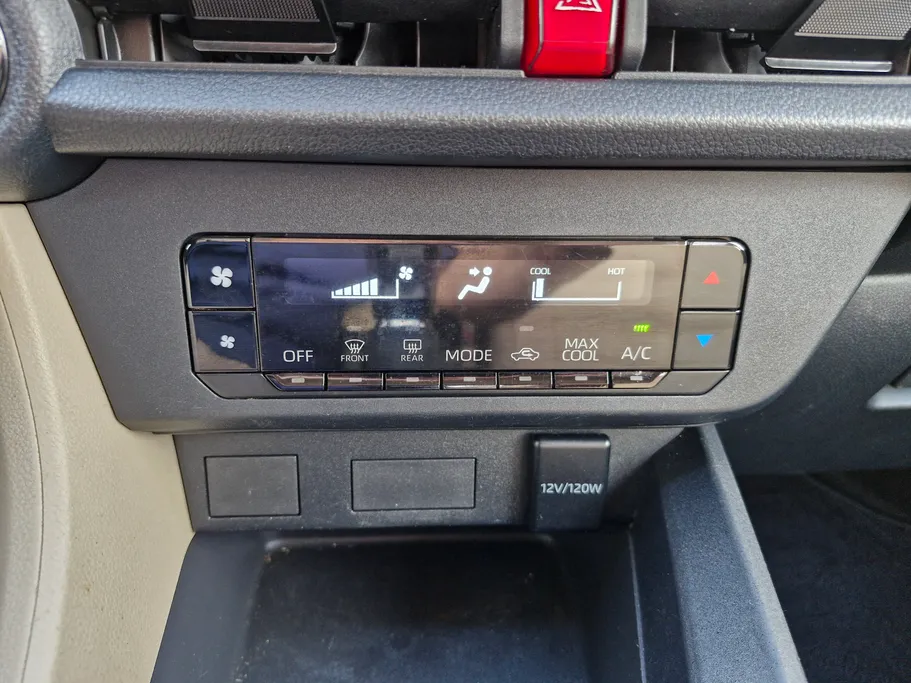 2023 تويوتا Yaris  Y 