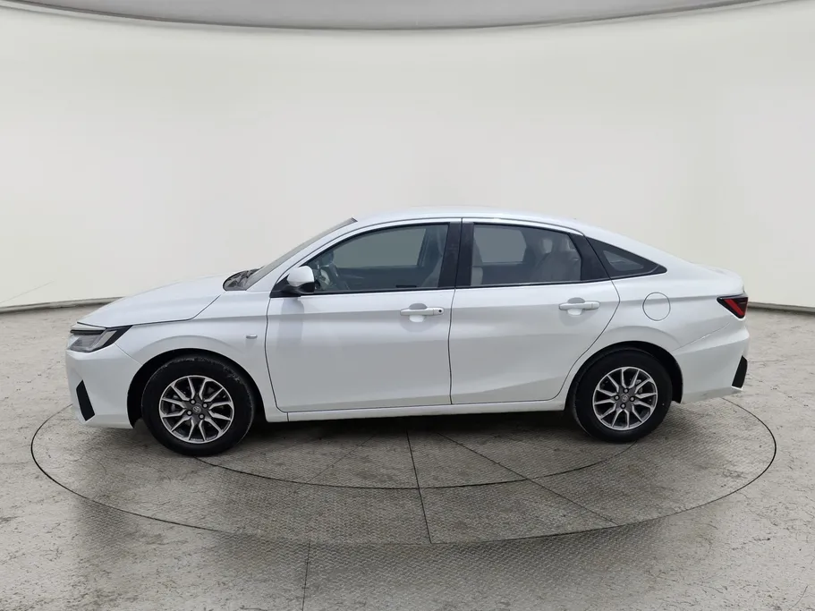 2023 Toyota Yaris  Y 