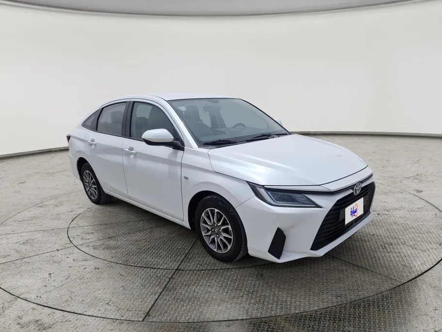 2023 Toyota Yaris  Y 