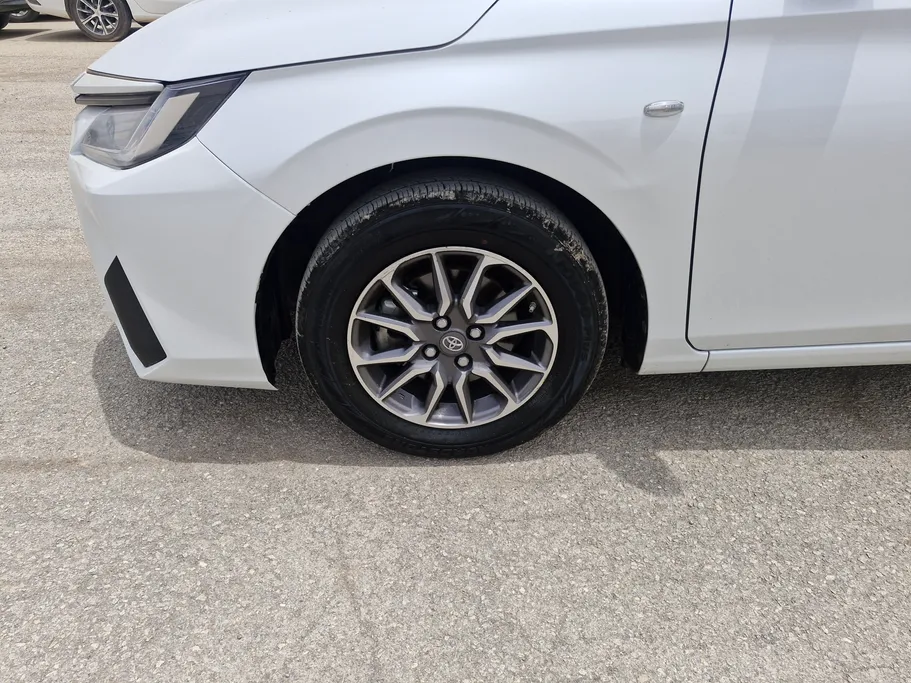 2023 Toyota Yaris  Y 