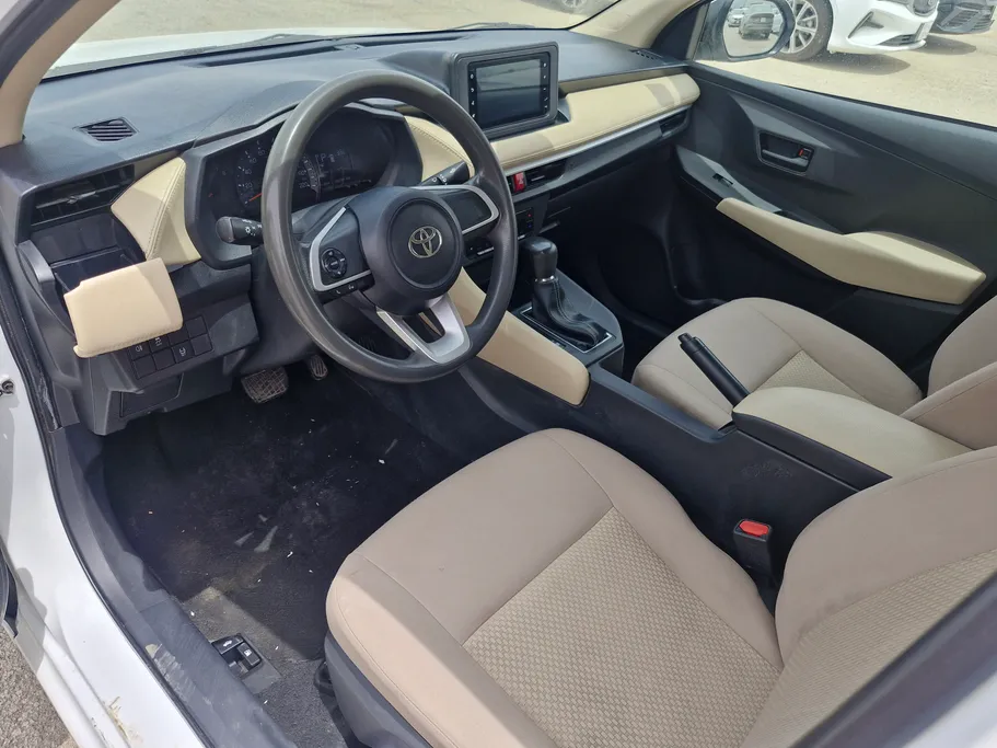 2023 Toyota Yaris  Y 