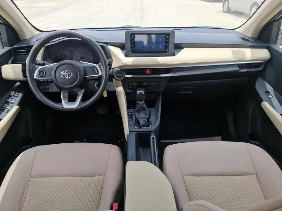 2023 Toyota Yaris  Y 