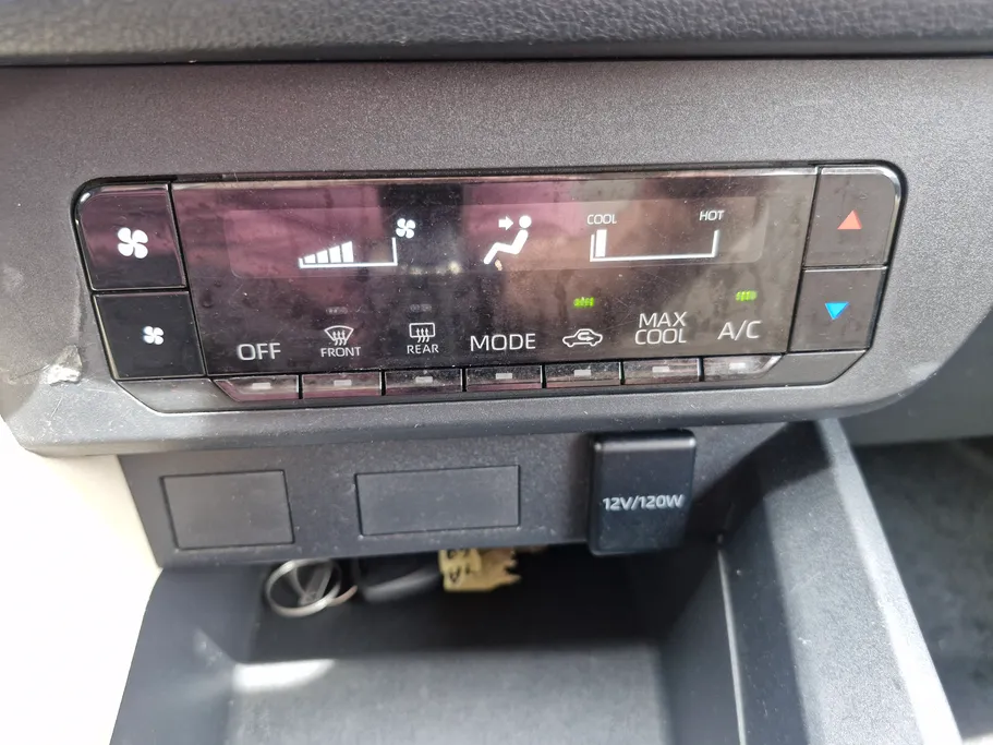 2023 Toyota Yaris  Y 