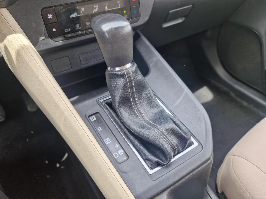 2023 Toyota Yaris  Y 