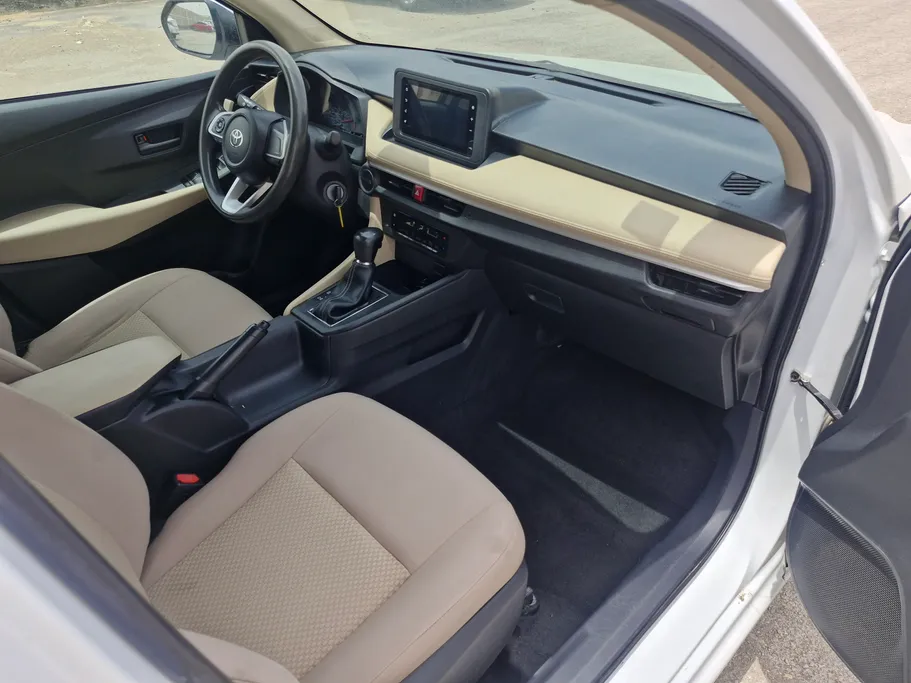 2023 Toyota Yaris  Y 