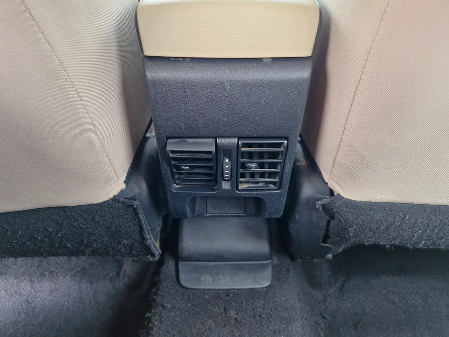 2023 Toyota Yaris  Y 