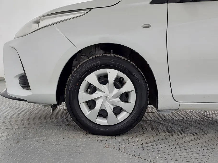 2022 Toyota Yaris  Y 