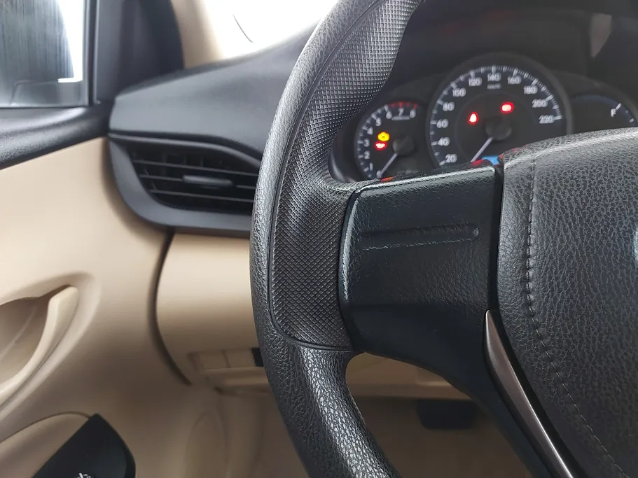 2022 Toyota Yaris  Y 