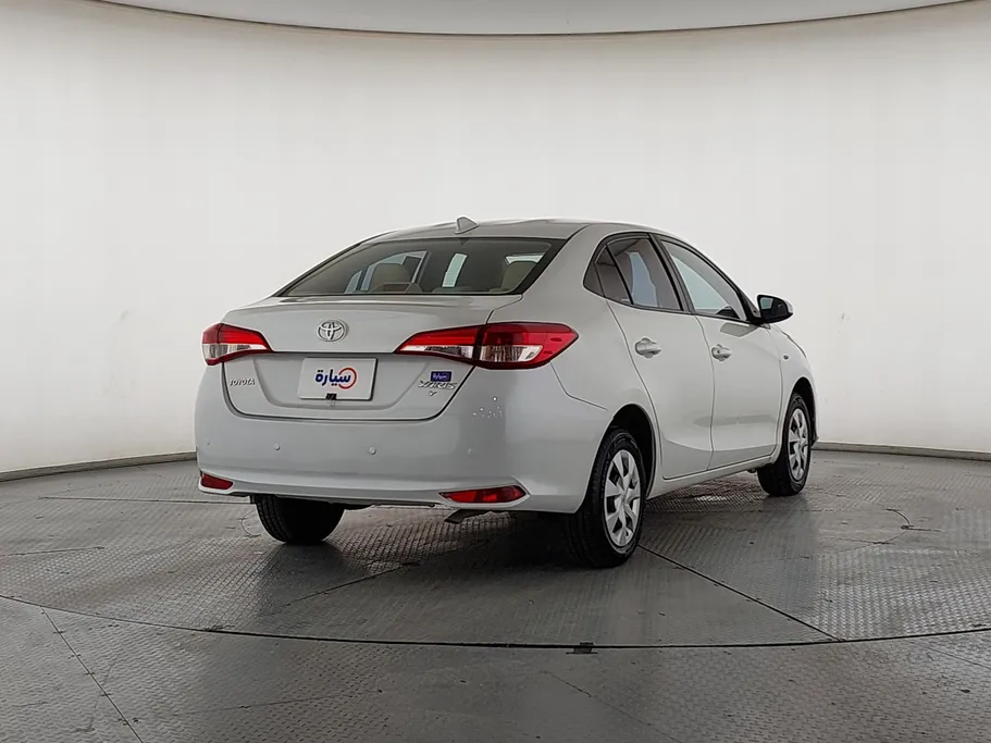 2022 Toyota Yaris  Y 