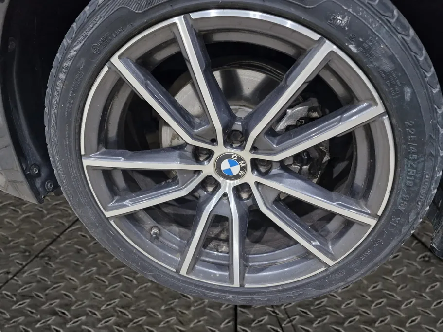 2023 BMW 3 Series 320i  