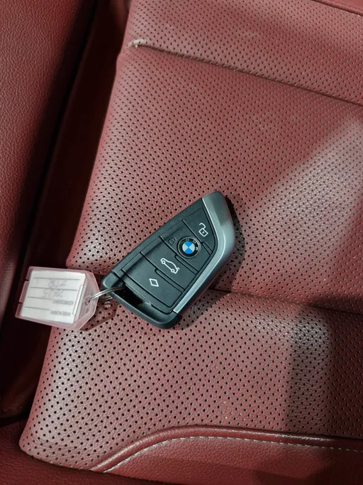 2023 BMW 3 Series 320i  