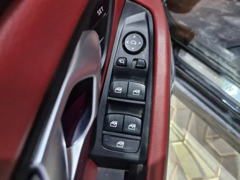 2023 BMW 3 Series 320i  