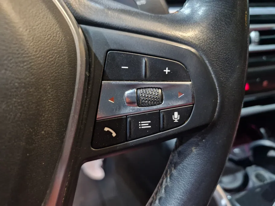 2023 BMW 3 Series 320i  