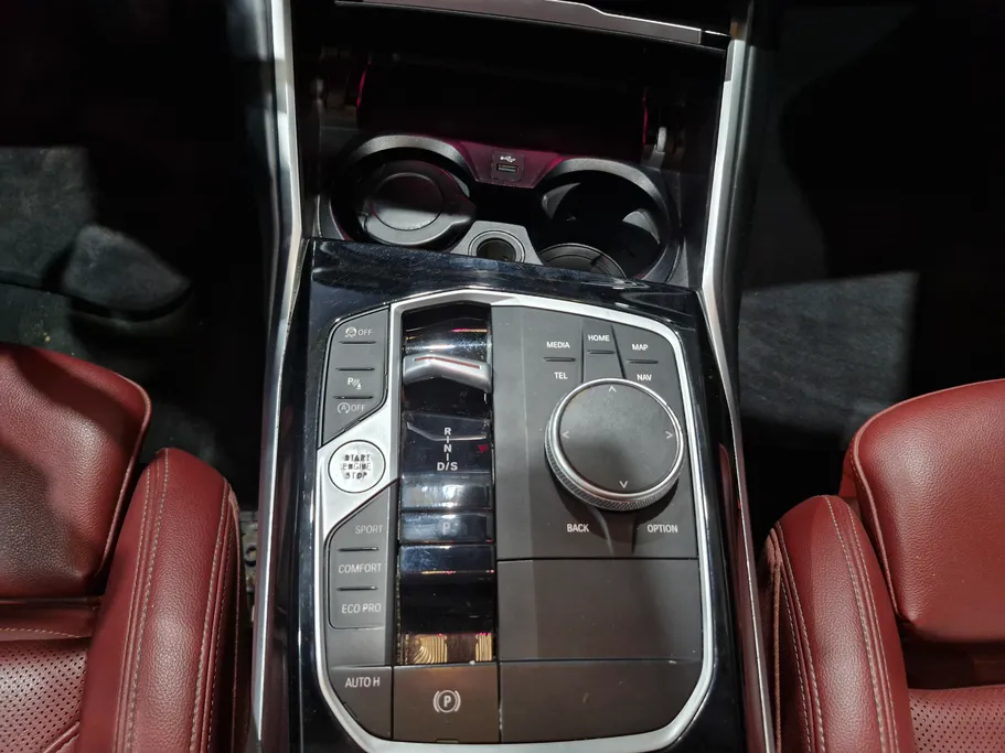 2023 BMW 3 Series 320i  