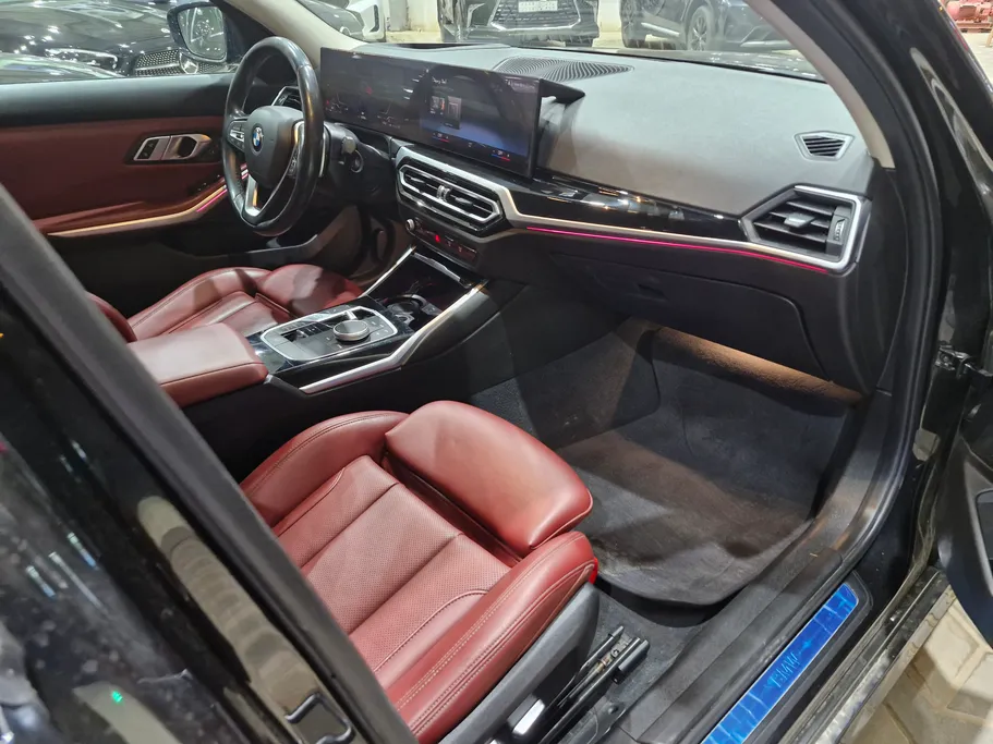 2023 BMW 3 Series 320i  