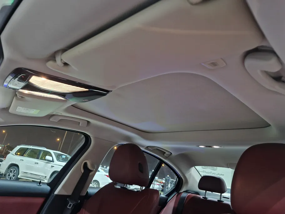 2023 BMW 3 Series 320i  