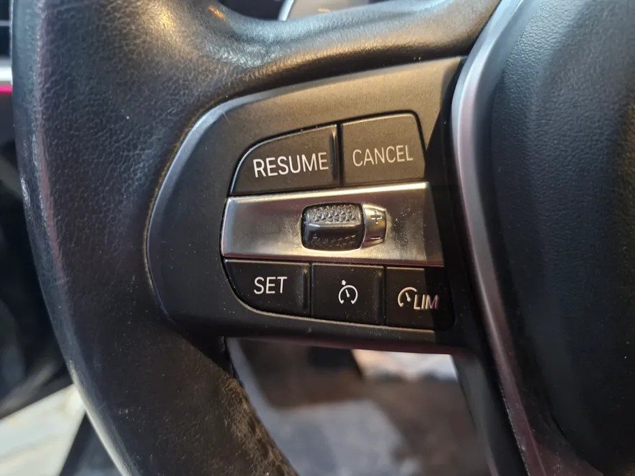 2023 BMW 3 Series 320i  