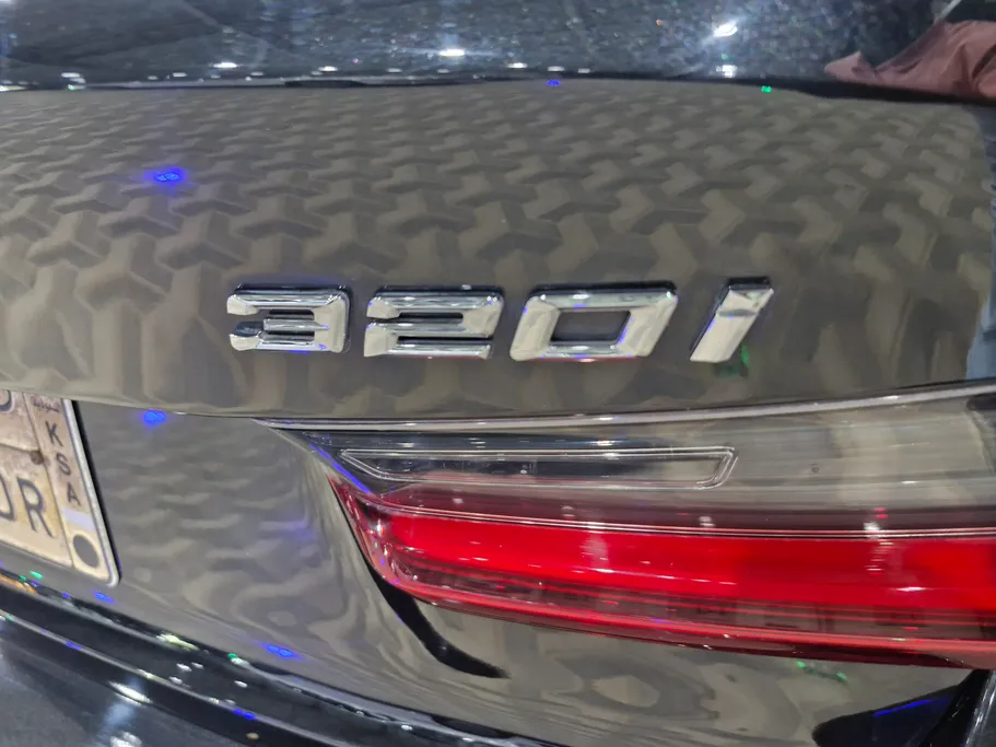 2023 BMW 3 Series 320i  