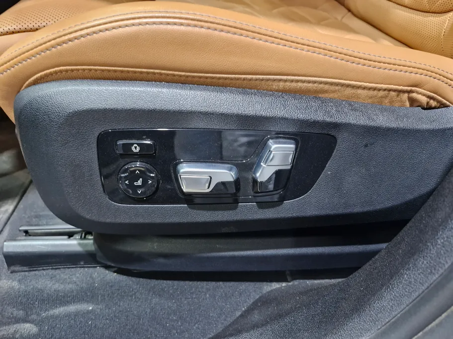 بي ام دبليو الفئة اكس 6 xDrive 40i 2024 