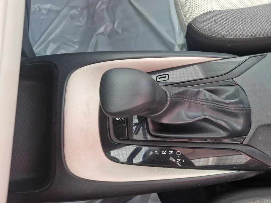 تويوتا كورولا XLI 2024 