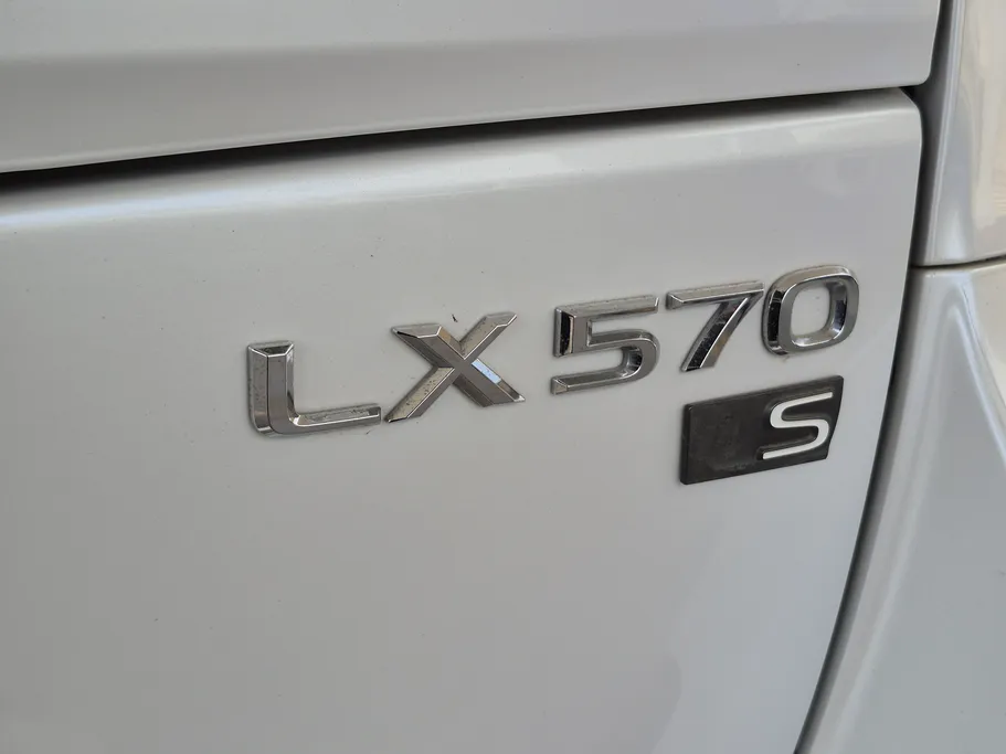 2018 Lexus LX 570 S 