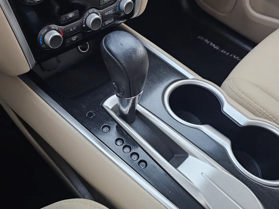 2019 Nissan Pathfinder S 