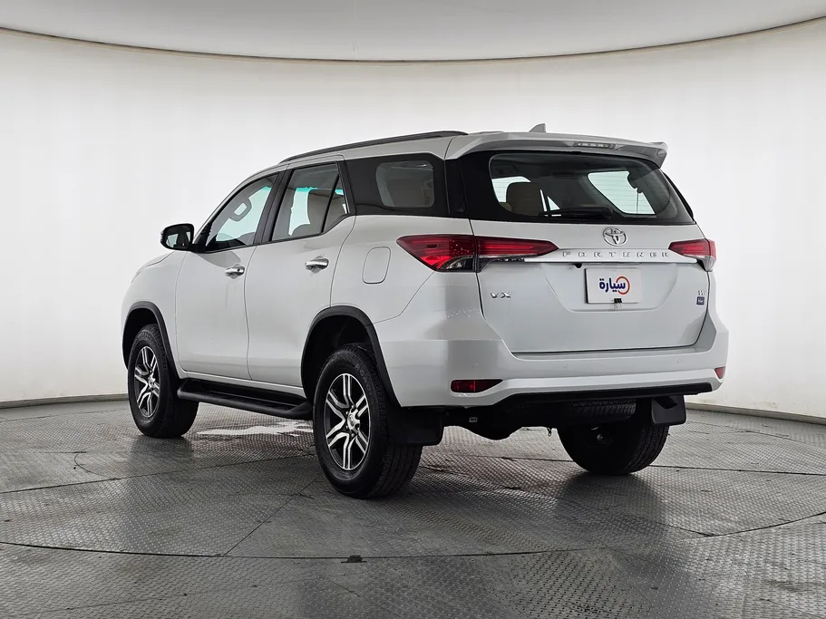 تويوتا فورتشنر VX 2023 