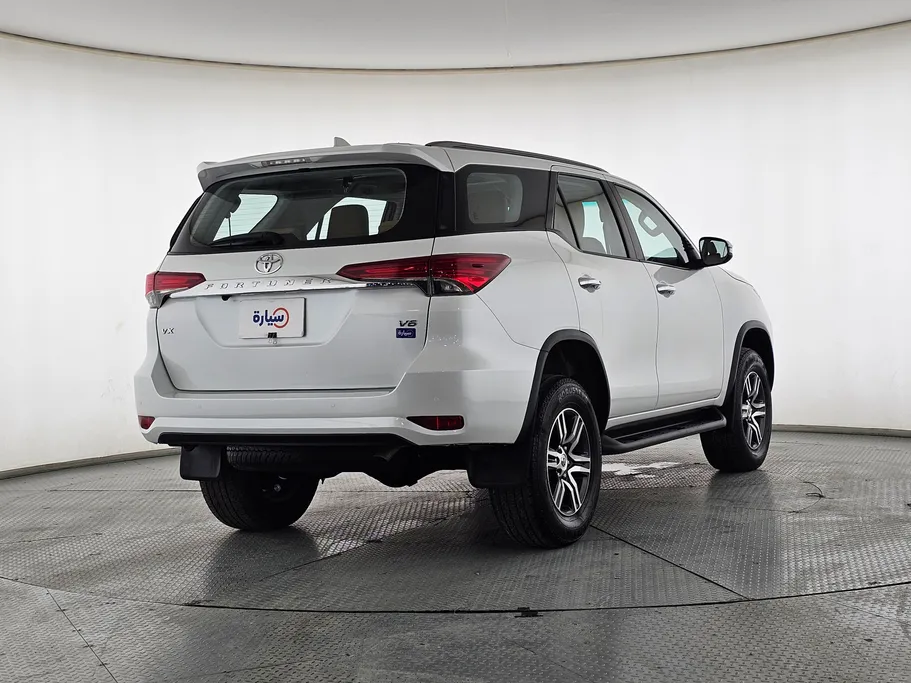 تويوتا فورتشنر VX 2023 